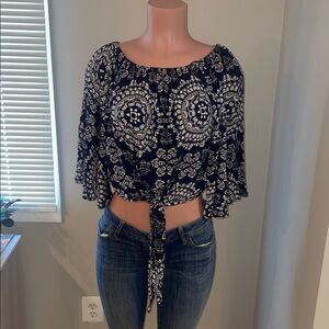 Juniper Blue Cropped Front Tie Shirt - Large